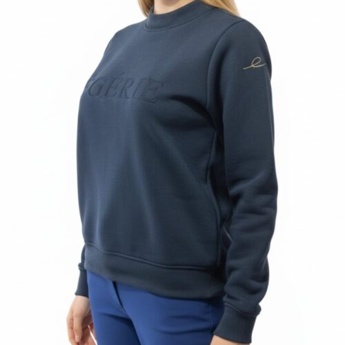 Sweat Stéphanie Bleu Marine pour femme portée avec un pantalon d'équitation bleu